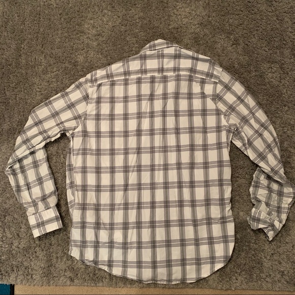 Men’s Checkered Button Down Shirt - Picture 5 of 5